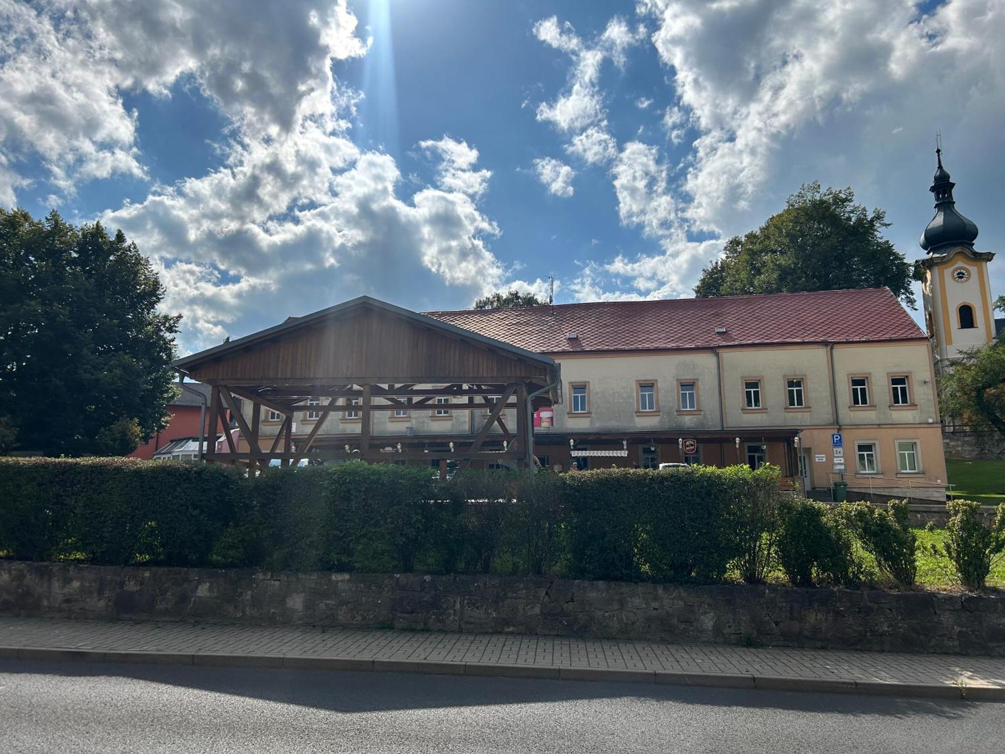 Ubytovani U Kostela Ústí nad Labem エクステリア 写真